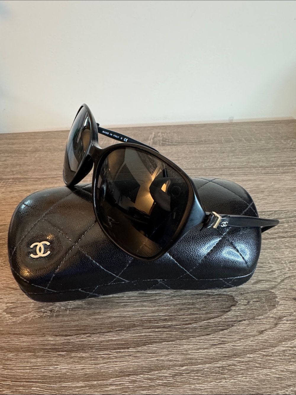 Authentic Chanel Women's Black Oversized Sunglasses Bows W/ Chanel Quilted Case